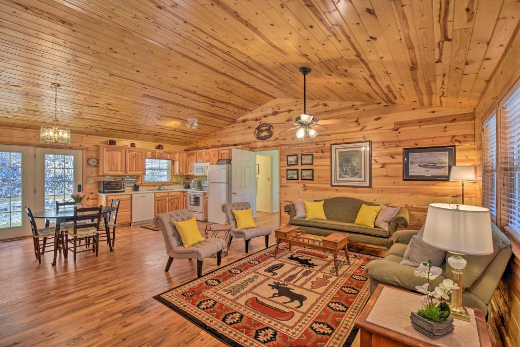 Pet-Friendly Mountain Cabin with Ramp Access!